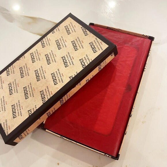 GUCCI White Sega Guccy Iphone 8 Plus Case in White Gold with Border Design NWT